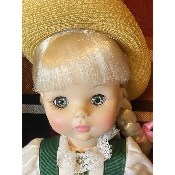 Pretty Vintage Madame Alexander 12” Doll #1580 Heidi Box Bottom & tag 1980s - Picture 2 of 7